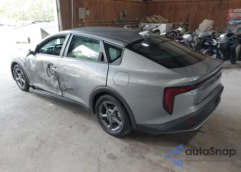 2025 Kia K4 Lxs z USA, uszkodzony, nr VIN 3KPFT4DE5SE006398